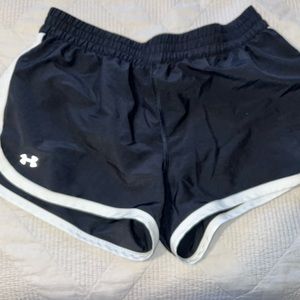 Women’s Under Armor shorts sz small